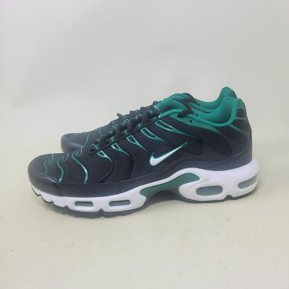 Athletic_Shoes